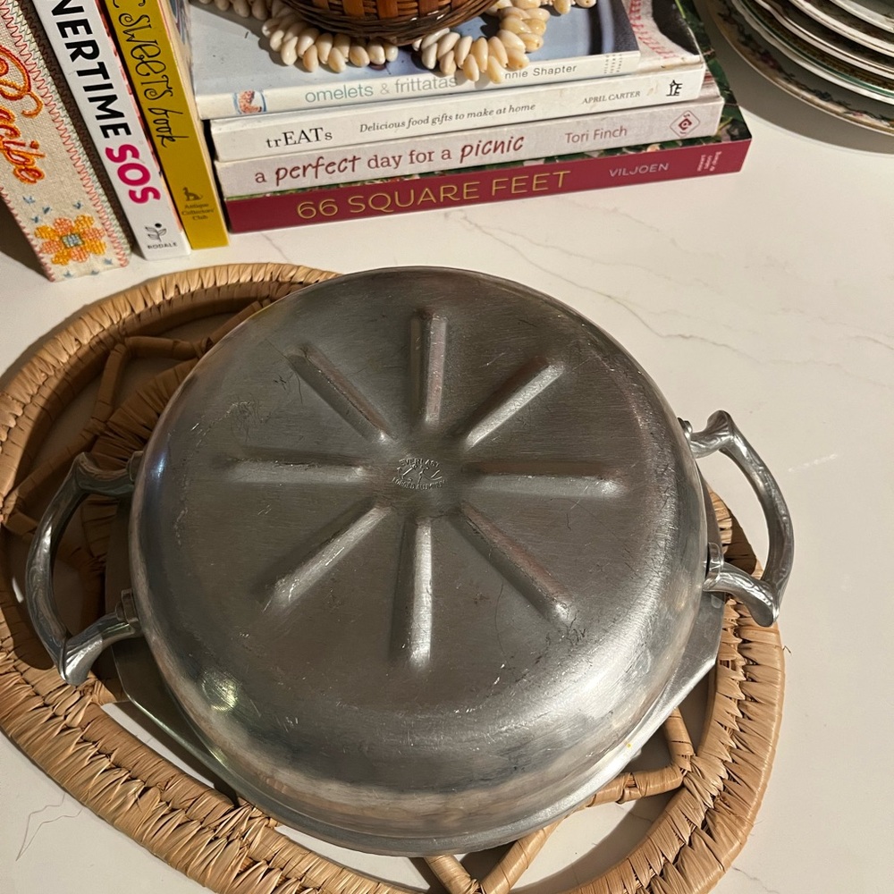 Everlast Aluminum Floral Casserole Dish - Picture 5 of 10